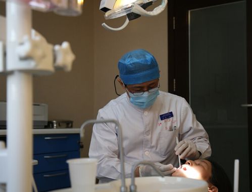 一口牙相当于县城一套房,医药集采又砍向天价种植牙